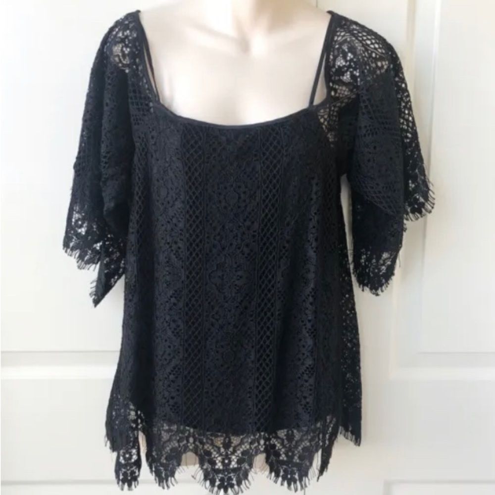 Tart lace top size XS